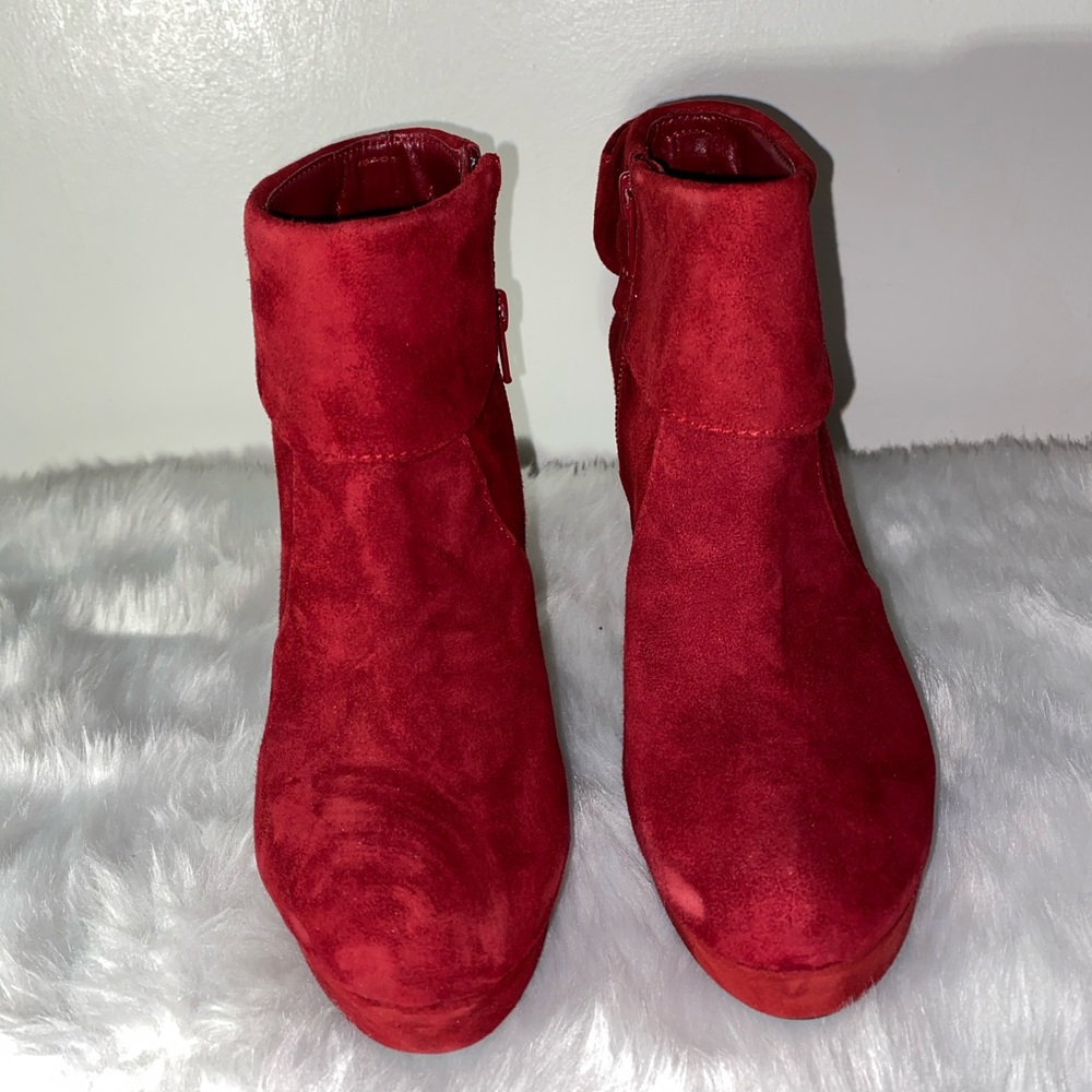 Gianni Bini Red suede boots